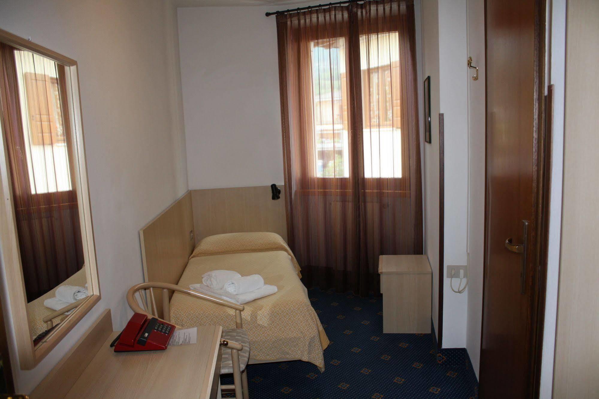 Garni Hotel Tignale Exterior foto